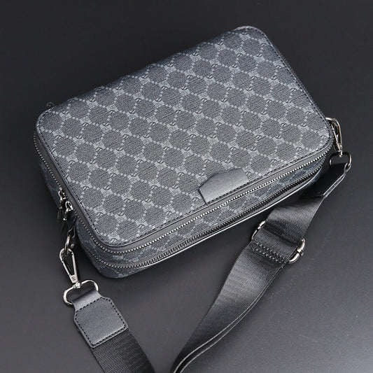 Street-style Korean-style square small crossbody bag in a structured design