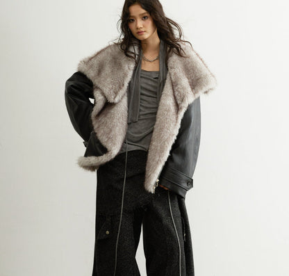 Handsome detachable fur-collar PU leather jacket in black with front zipper and long sleeves