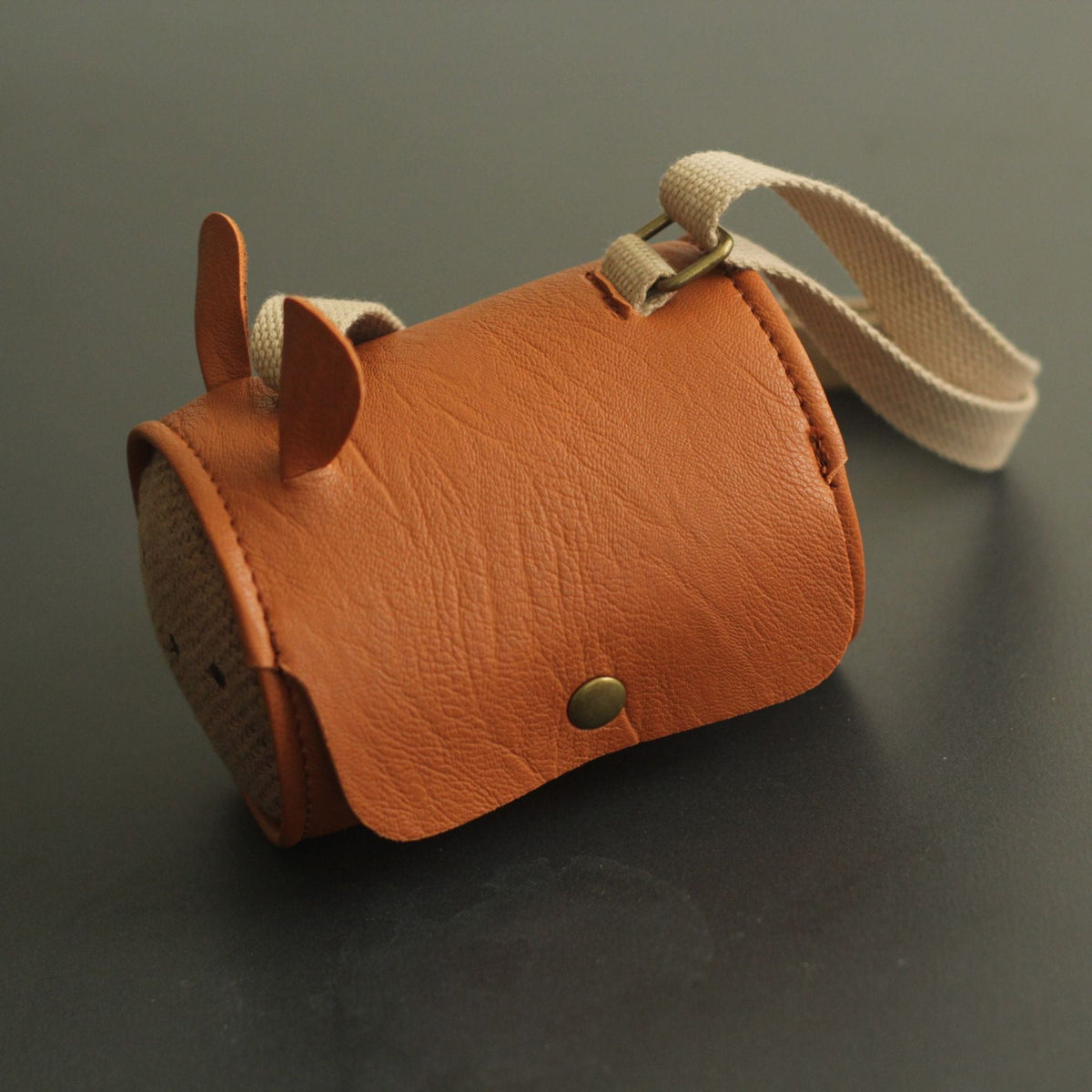 3D rabbit bucket crossbody children's waist bag with playful rabbit design and adjustable strap