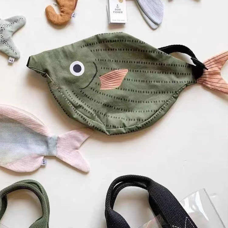Children's parent-child green fish style crossbody bag with playful fish design and adjustable shoulder strap