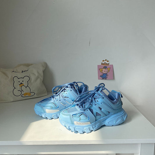 Women's casual versatile retro couple sneakers in classic low-top design 񟿿