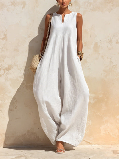 Elegant and chic wide-leg jumpsuit for women in a stylish, flattering silhouette