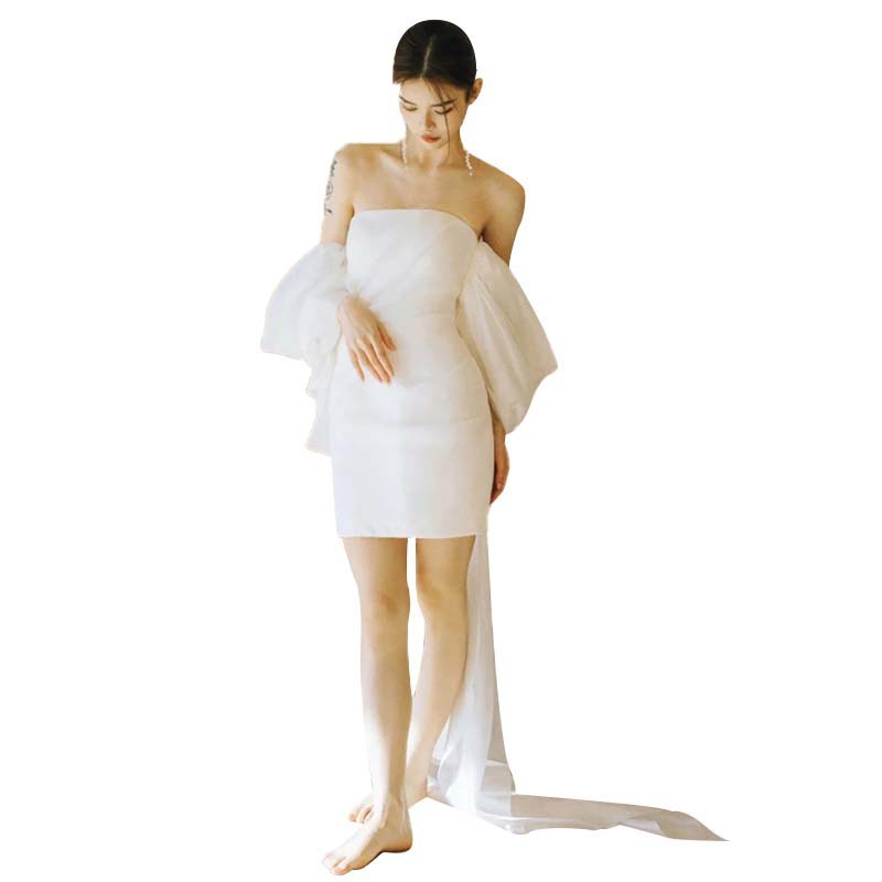 Small light short wedding dress, super fairy style, with delicate details and airy silhouette