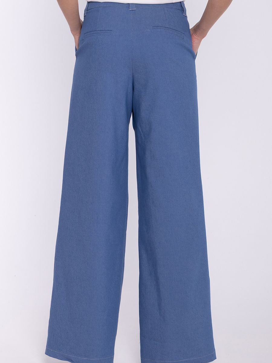Nife Jeans model 228925, stylish denim pants with classic fit, visible zipper and pockets, casual casual wear.