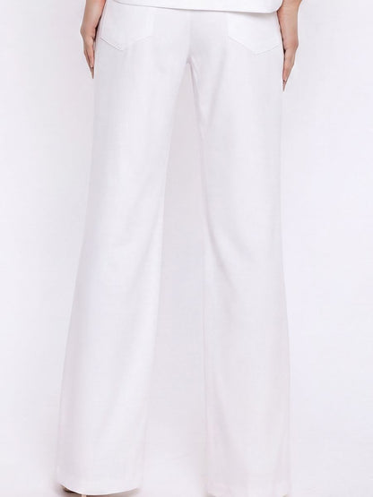 Nife jeans model 228927, casual pants with classic denim look, featuring a relaxed fit and traditional five-pocket design.