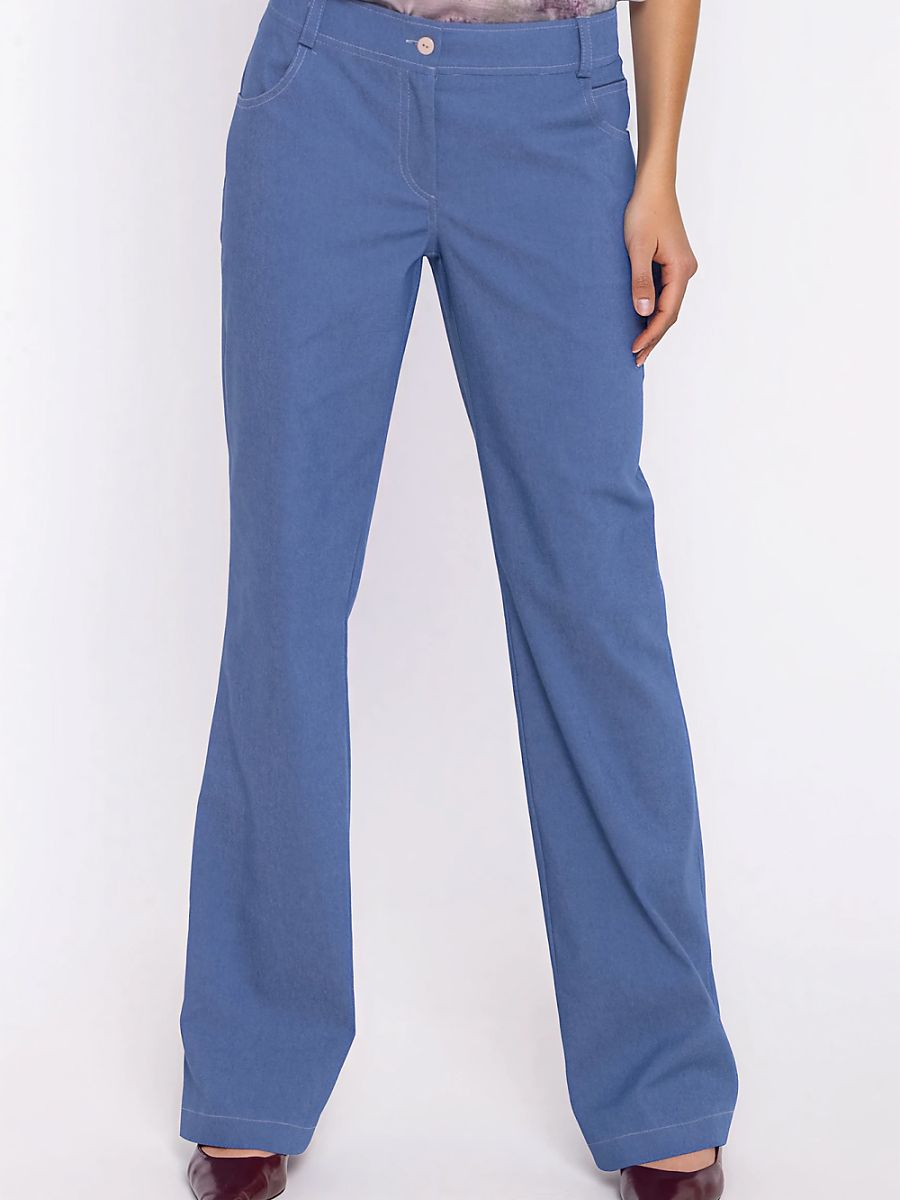 Nife jeans model 228928, casual trousers with a classic fit, shown in a natural pose on a white background.