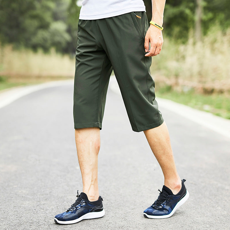 Plus-size loose-fitting athletic capri pants in a comfortable, casual design