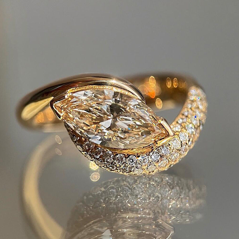 Horseshoe-cut diamond wedding band ring in an Instagram-style design by My Store