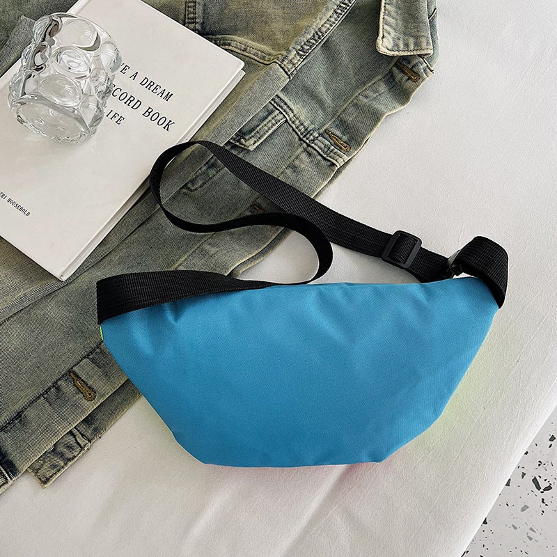 Outdoor leisure large-capacity lightweight sports crossbody bag in a practical, spacious design