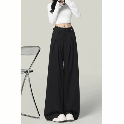 Loose draped casual stylish pants in a relaxed fit with a flowing silhouette
