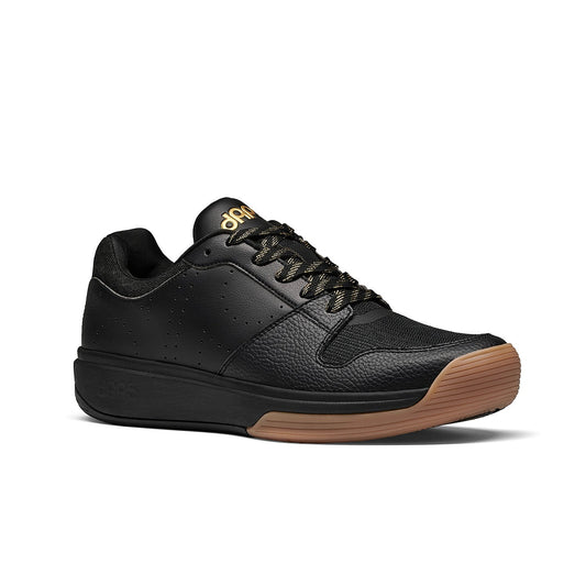 Men’s DAPS DESI Low pickleball shoes in black, DAPSFIT brand, featuring supportive design and athletic style for active play.