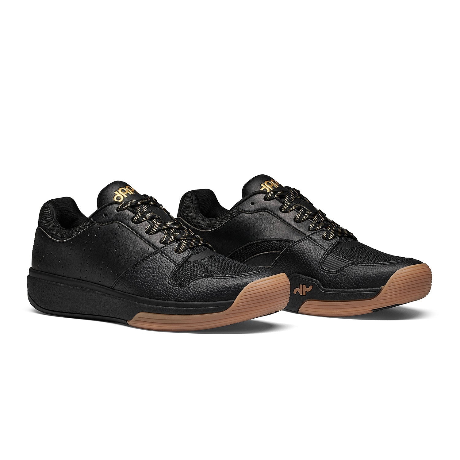 Men's DAPS DESI Low picketball shoes by DAPSFIT in black, featuring a sleek design and supportive sole for active play.