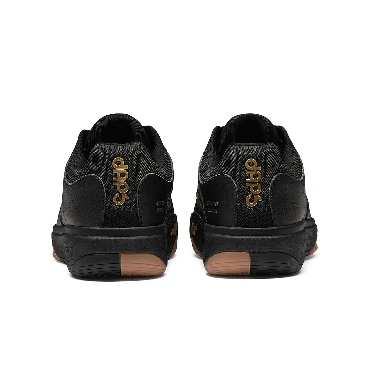 Men's DAPS DESI Low pickleball shoes in black, DAPSFIT brand, featuring sporty design and supportive sole.