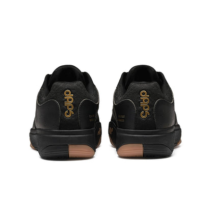 Men's DAPS DESI Low pickleball shoes in black, DAPSFIT brand, featuring sporty design and supportive sole.
