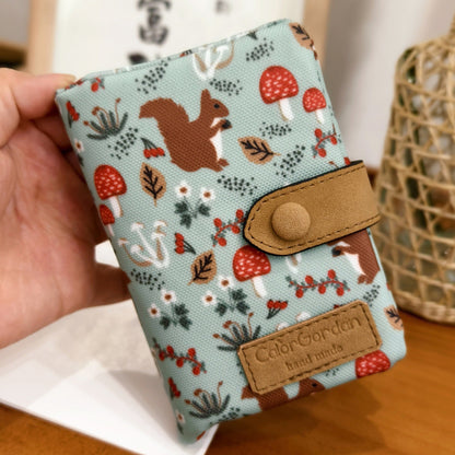 Multifunctional tri-fold fashion wallet with multiple card slots and printed design