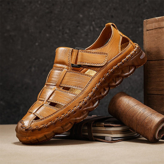 Men's casual leather closed-toe beach sandals with breathable, wear-resistant outdoor design