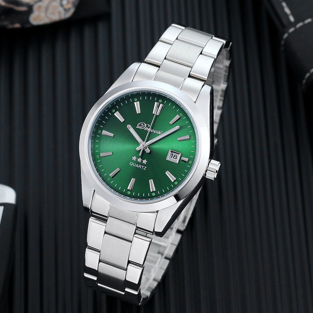 Business casual men’s watch with a stainless steel strap and classic round dial