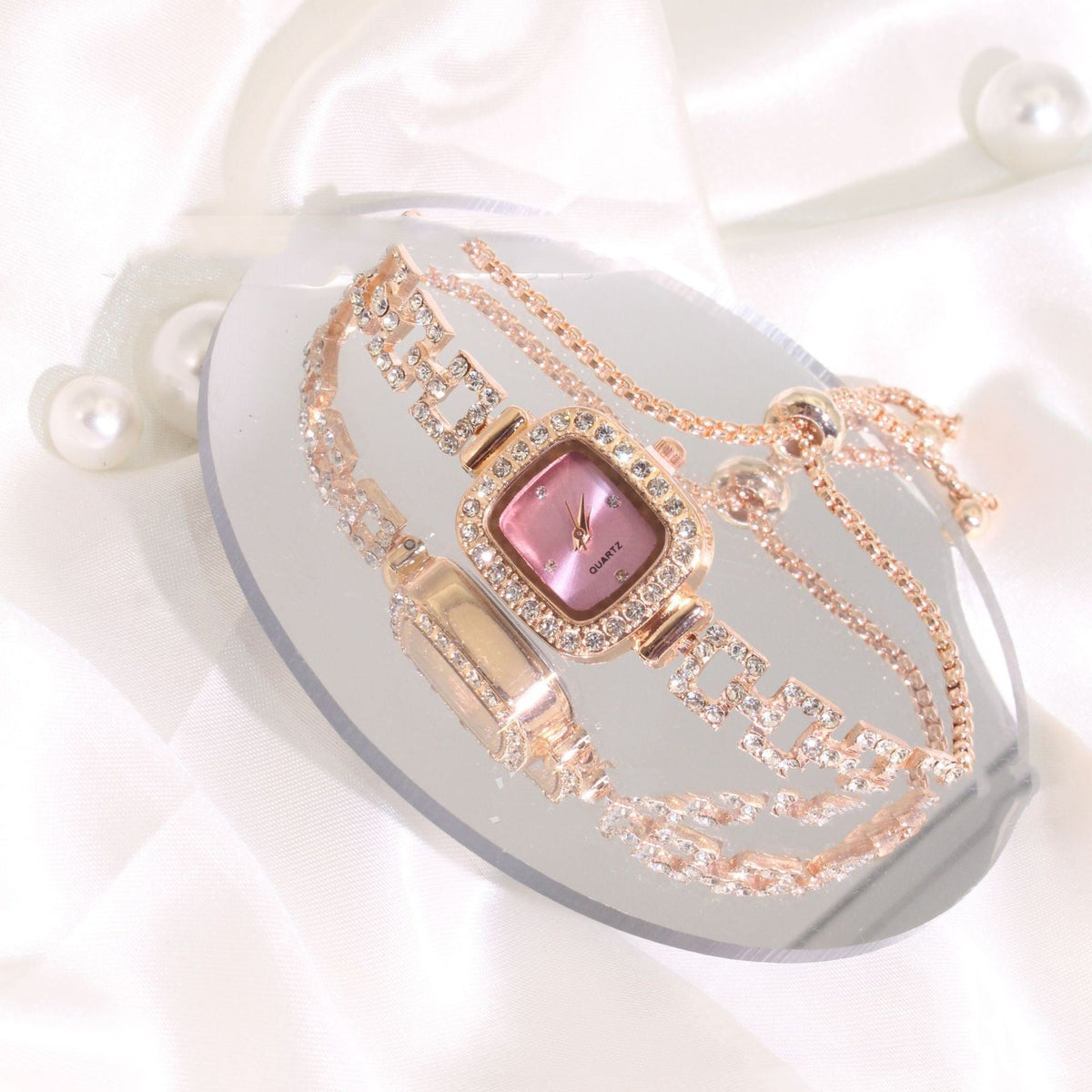Women's good-looking quartz watch with a stylish design and visible analog dial