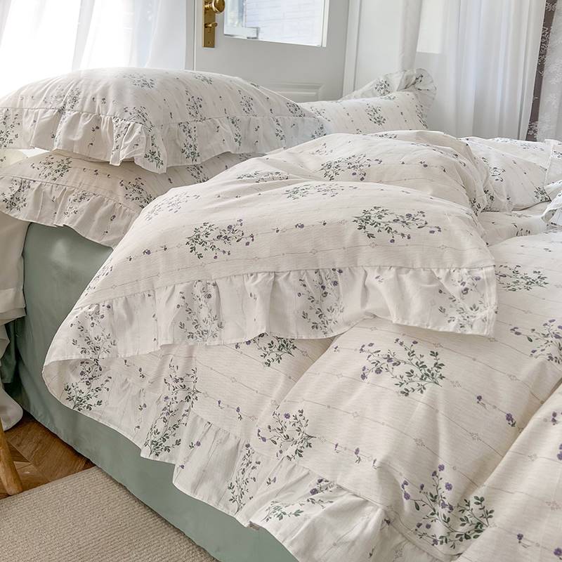 Broken Spring and Autumn Girl bedding set with quilt cover and sheet, three-piece design