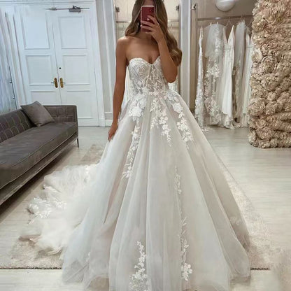 Bridal lace tube top with main yarn and intricate heavy-industry detailing