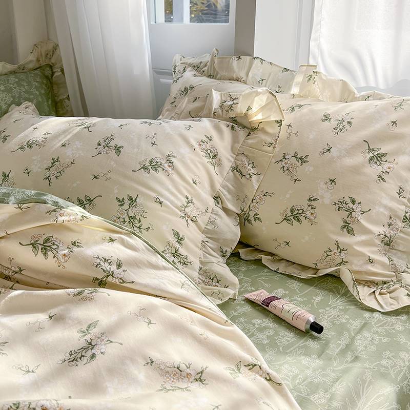 Broken Spring and Autumn girl bedding set with sheet and quilt cover, three-piece design