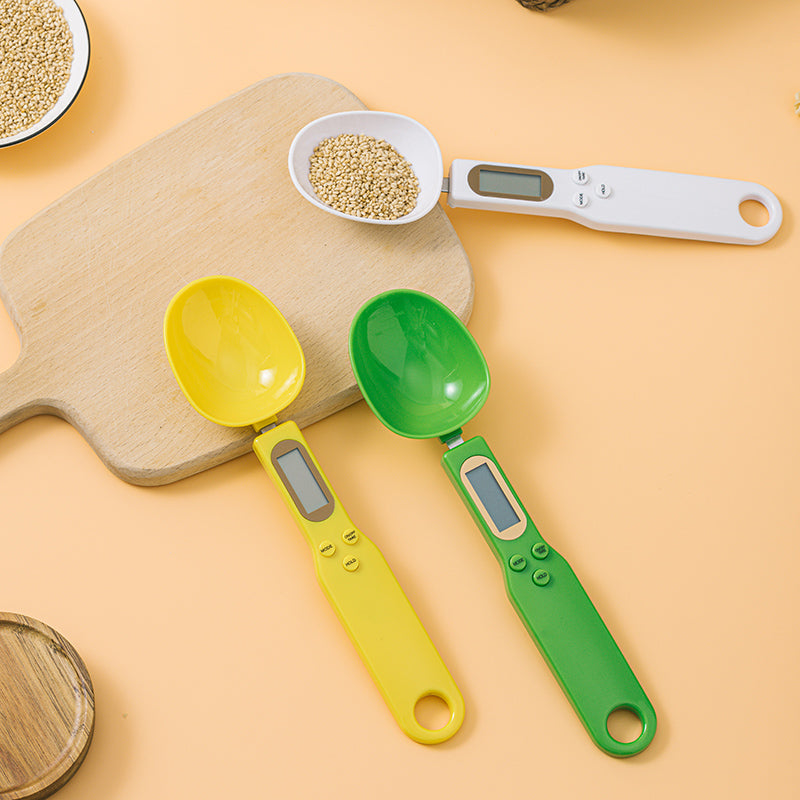 Digital measuring spoon scale with LCD display for precise kitchen ingredient weighing