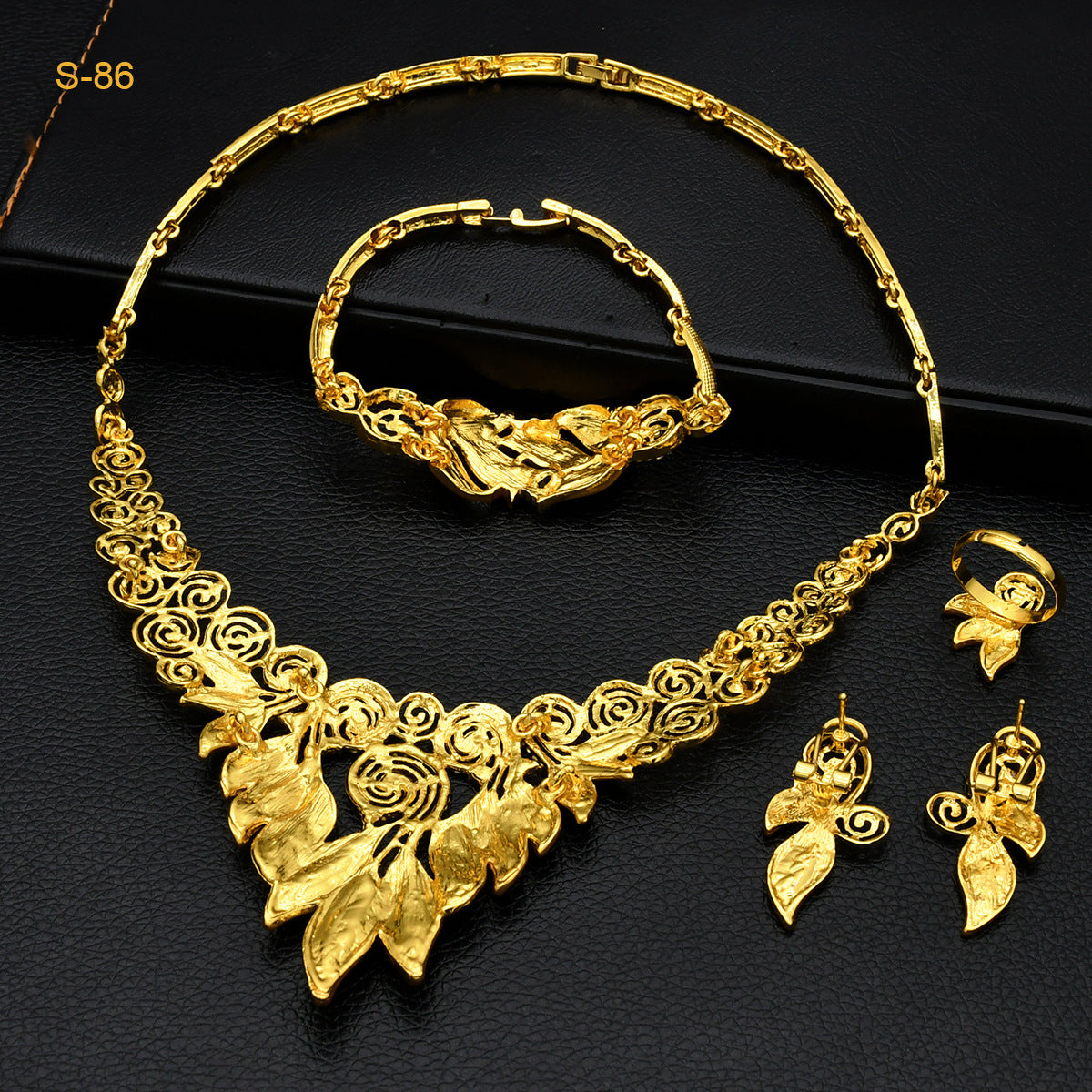 Women's Saudi bridal necklace, bracelet, earrings and ring four-piece jewelry set