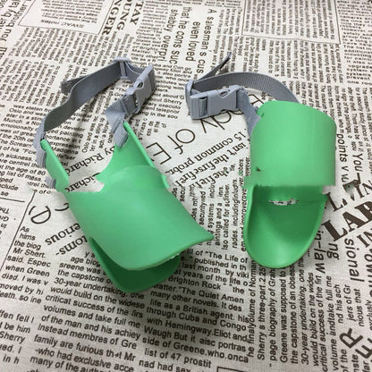 Multi-color pet duckbilled sleeve anti-barking and anti-bite set, available in small, medium, and large sizes