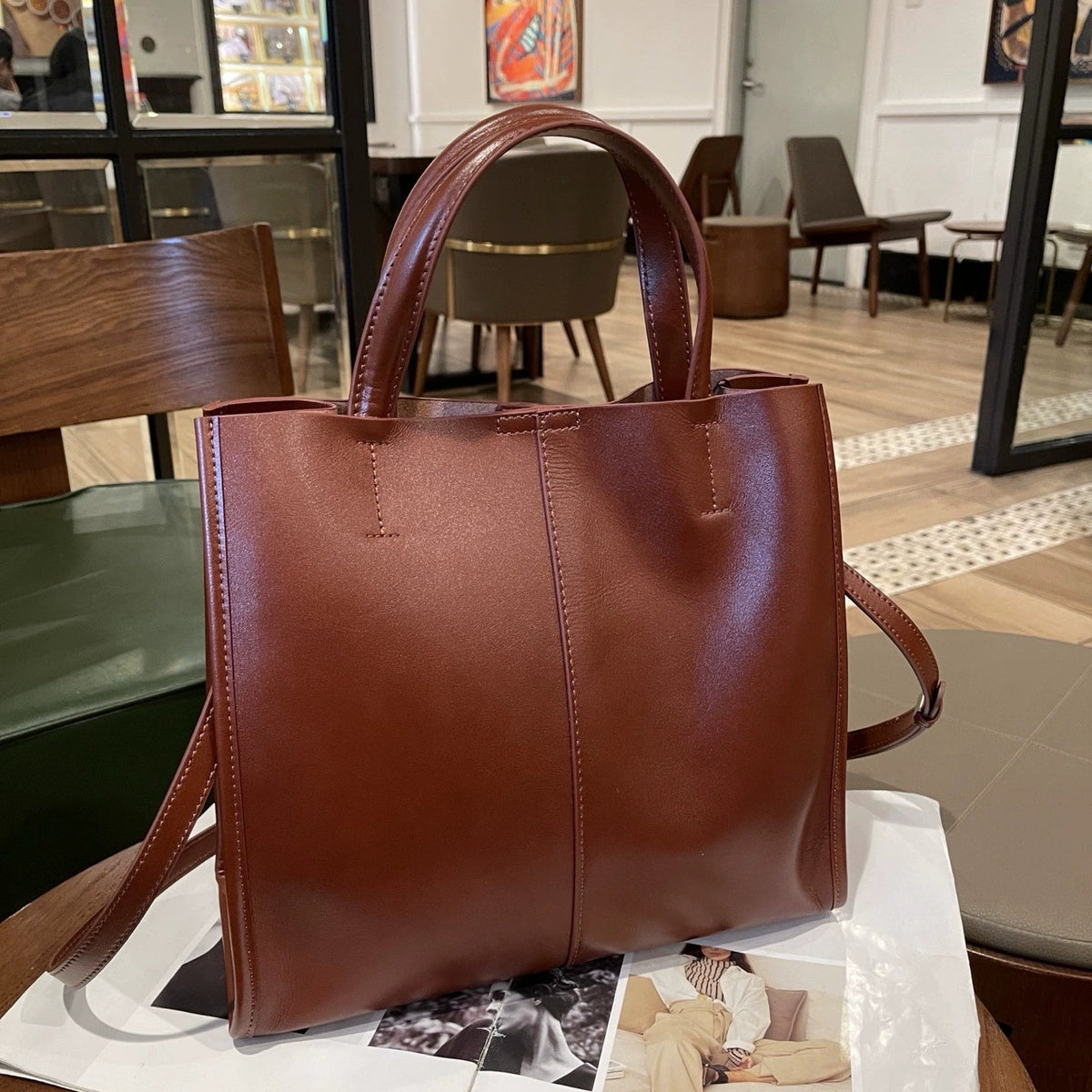 First-layer cowhide leather tote bag, large single-shoulder bucket bag for women in a simple versatile design