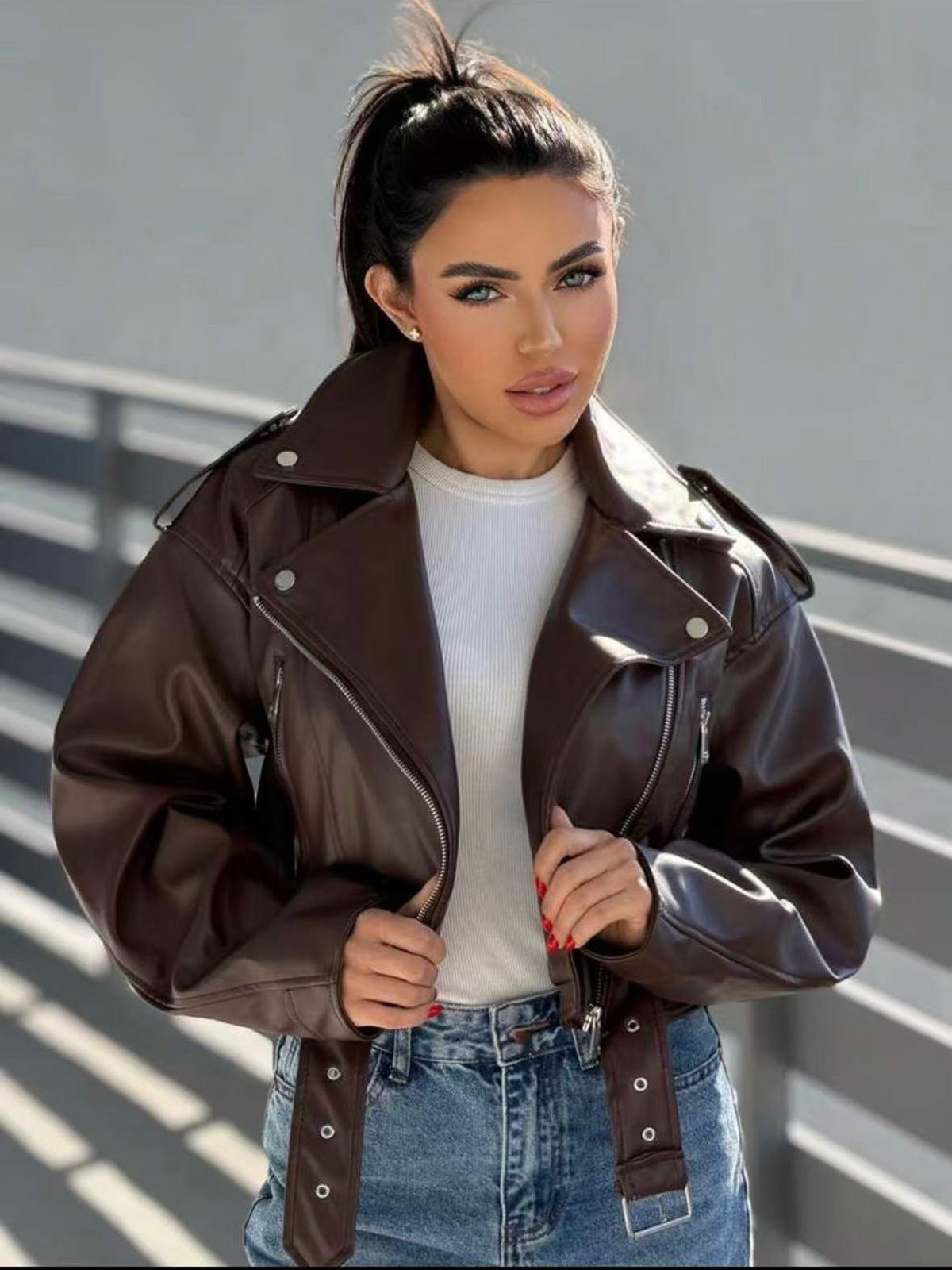 Vintage women's slim-fit short PU leather lapel biker jacket in black