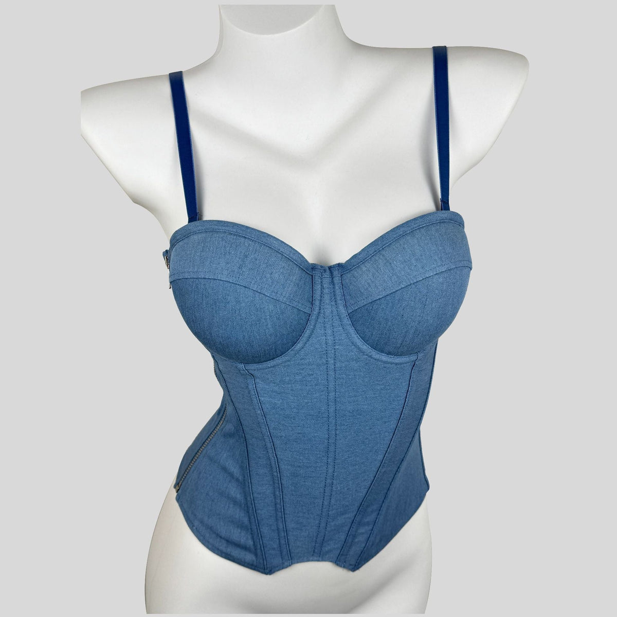 Fashionable shapewear underbust corset camisole in a sleek, form-fitting design