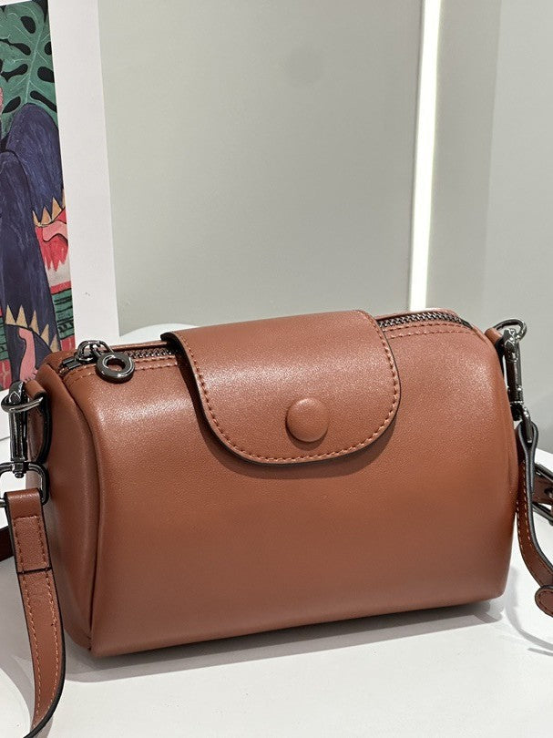 Urban minimalist versatile work desk organizer bag, leather pillow shoulder and crossbody bag in light luxury style