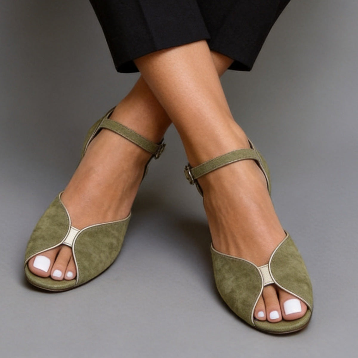 Women's flat solid-color suede sandals in a simple open-toe design