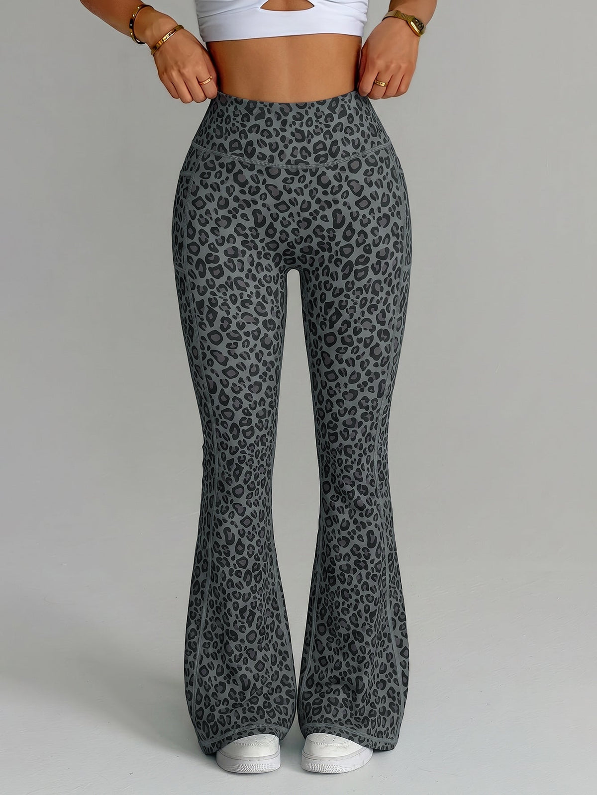 Printed high-waisted tummy-control yoga fitness pants with a tight fit and patterned design