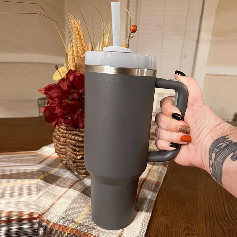 EasyOptionXY 1200ml stainless steel coffee mug with handle, straw, thermal insulation, ideal for travel and car use.
