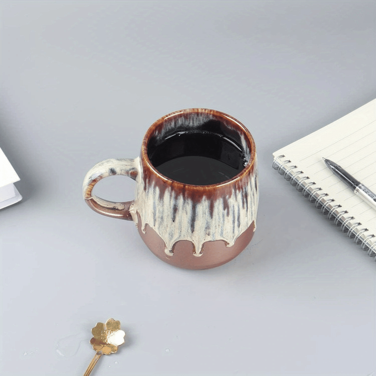 Large ceramic coffee mug by EasyOptionXY, 21 oz gilt beige and blue tea cup, dishwasher and microwave safe for office or home use
