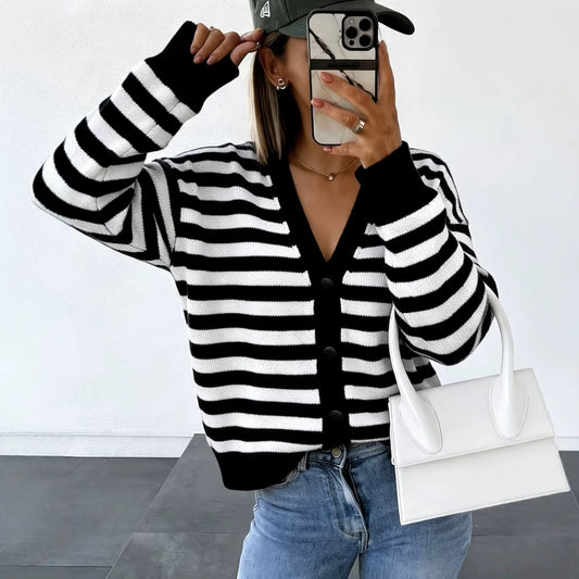Women's contrasting-color striped knitted V-neck coat in a fashionable design