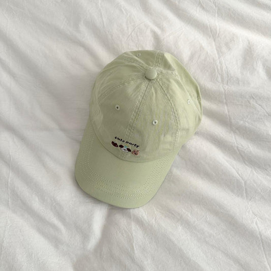 Outdoor casual preppy-style baseball cap in a versatile design, viewed from the front
