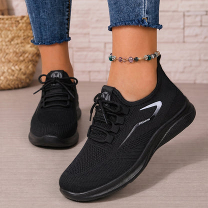 Breathable casual flat walking shoes in a lightweight design with a comfortable, flexible sole