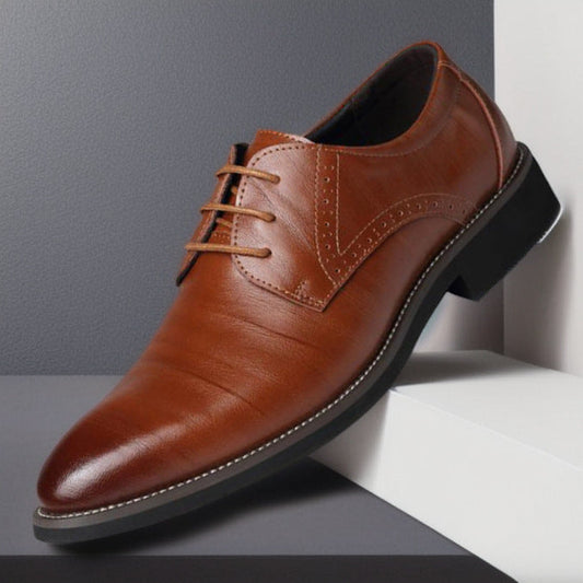 Men's British-style pointed-toe leather formal business shoes, breathable design in classic black