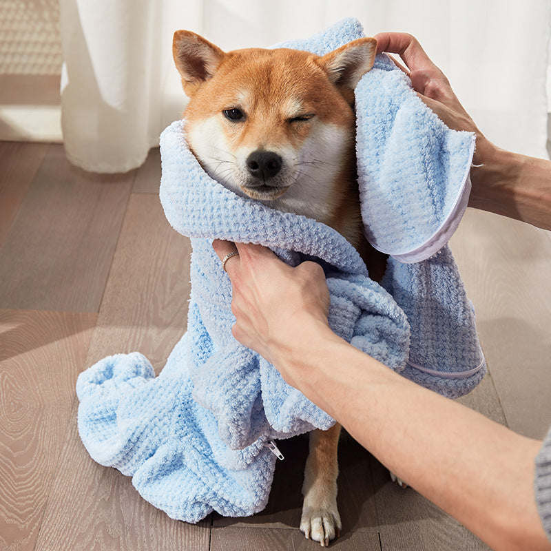 Thick quick-drying absorbent pet towel for drying dogs and cats