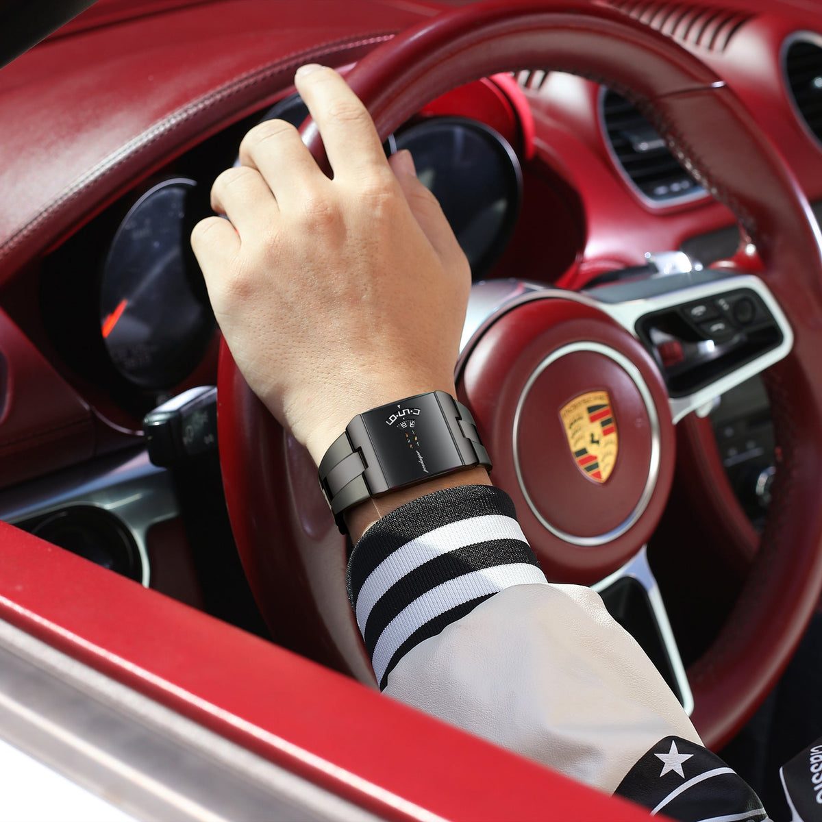 Ultra-thin trendy waterproof quartz watch with a sleek design and minimalist dial