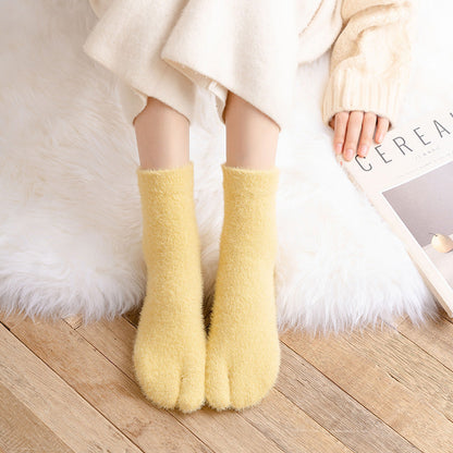 Women's fleece-lined thermal winter toe socks, mid-calf thick warm design in black and gray-striped fabric