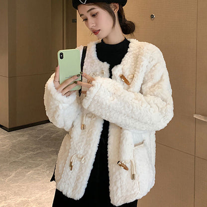 Women's lamb wool fur coat in a classic design from My Store