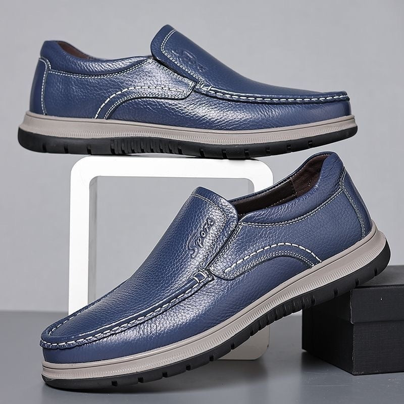 Men's casual waterproof lightweight leather shoes in a classic low-top design