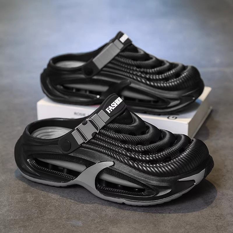 Men's casual outdoor beach sports sandals in a durable, sporty design for warm-weather activities