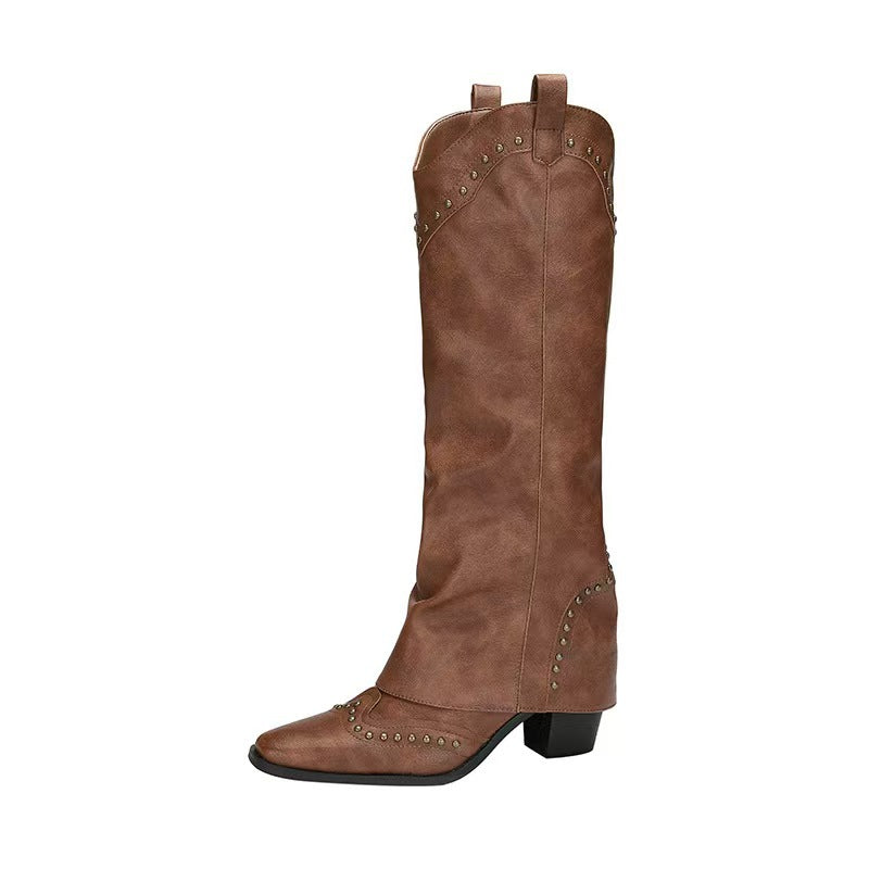 Retro pointed-toe rivet plus-size western boots in a classic Western style
