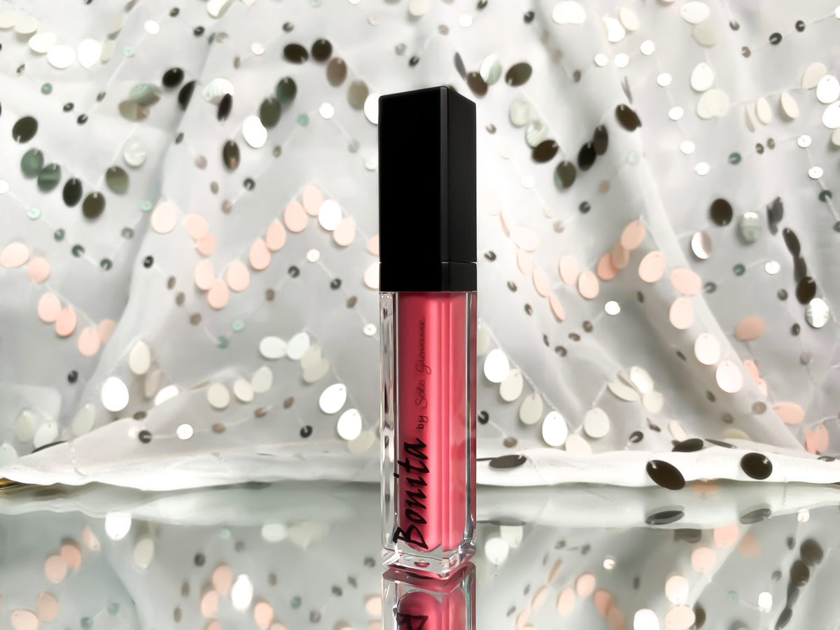 Bonita Matte Liquid Lipstick 05 from BACKUPMYFILESNOW® Bonita Organic Collection in a nude shade, showing the applicator and packaging.