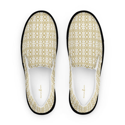 White women’s slip-on shoes by Atelier Evezet Arapakou with waterproof canvas and anatomical sole, shown from a side view.