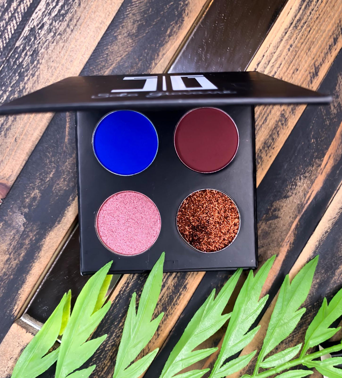 Solo Giovane 4 Colors Collection by BACKUPMYFILESNOW® featuring four vibrant color options in a sleek, modern design.